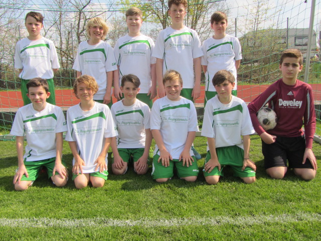 Fußball 3 - Kopie.JPG