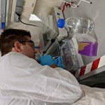 Vorbereitungen für eine Gelelektrophorese im Labor der Hochschule Ansbach Exkursion Hochschule Ansbach (1)