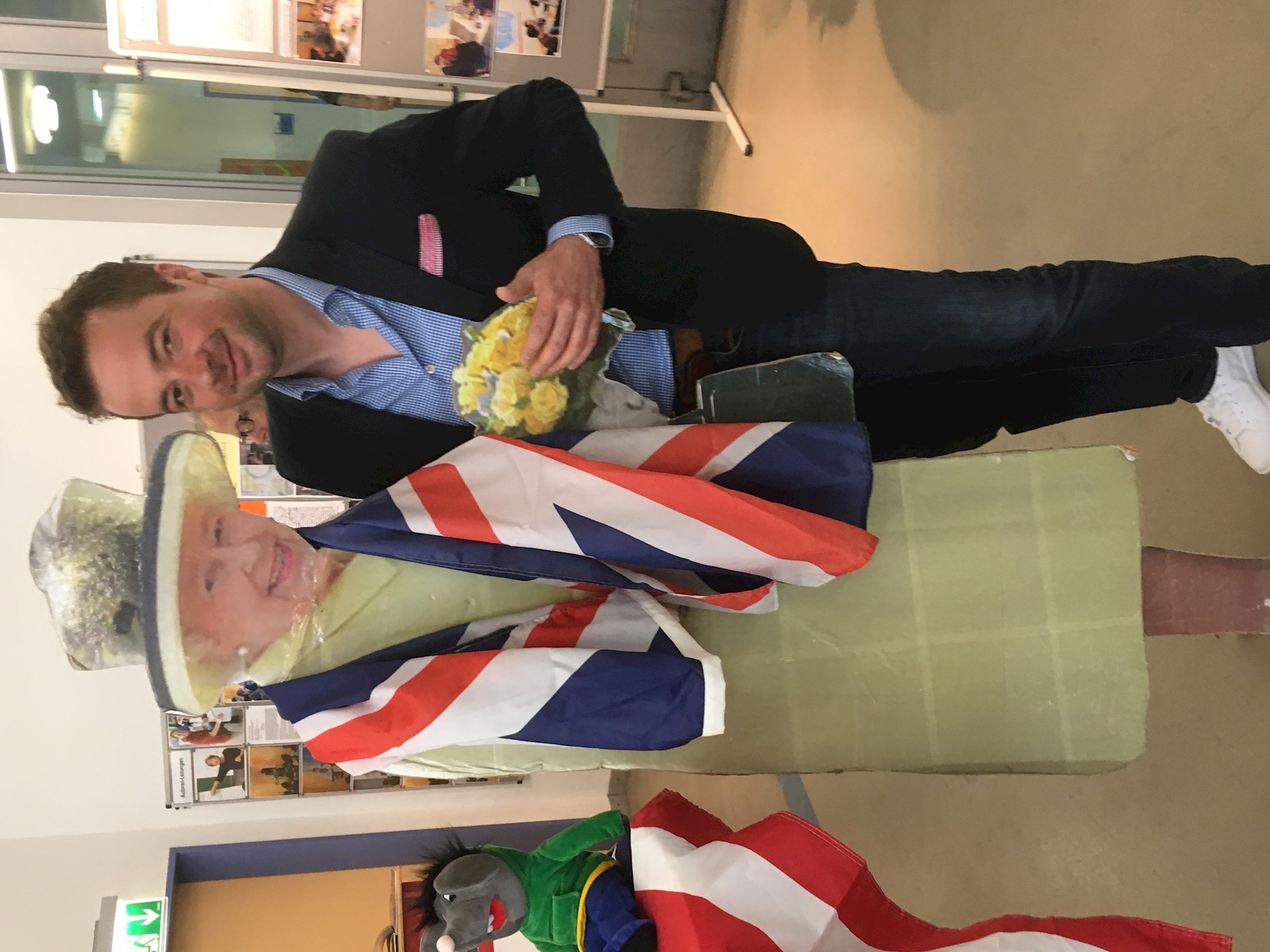 Of Queens And Butlers